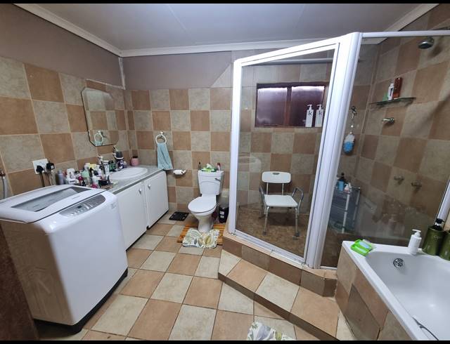 5 BEDROOM FREEHOLD FOR SALE IN THE REEDS